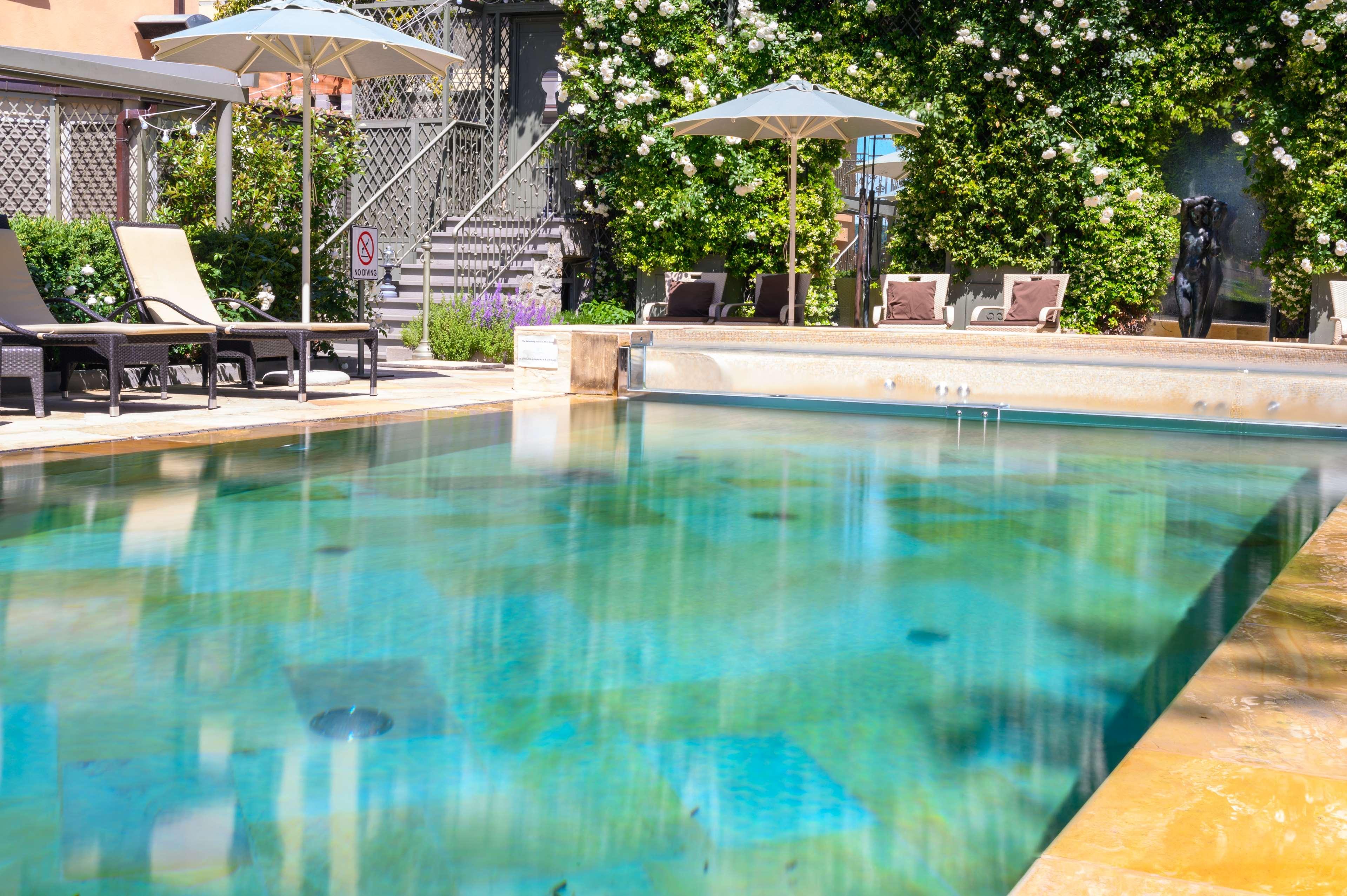 Ville Sull'Arno Firenze Eksteriør bilde The swimming pool at the hotel