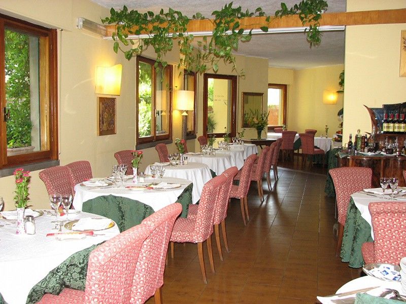 Ville Sull'Arno Firenze Eksteriør bilde Restaurant in Italy