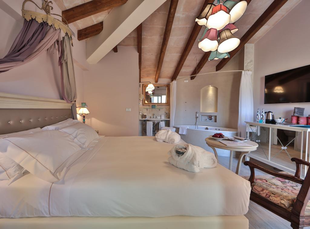 Ville Sull'Arno Firenze Eksteriør bilde A room at the hotel