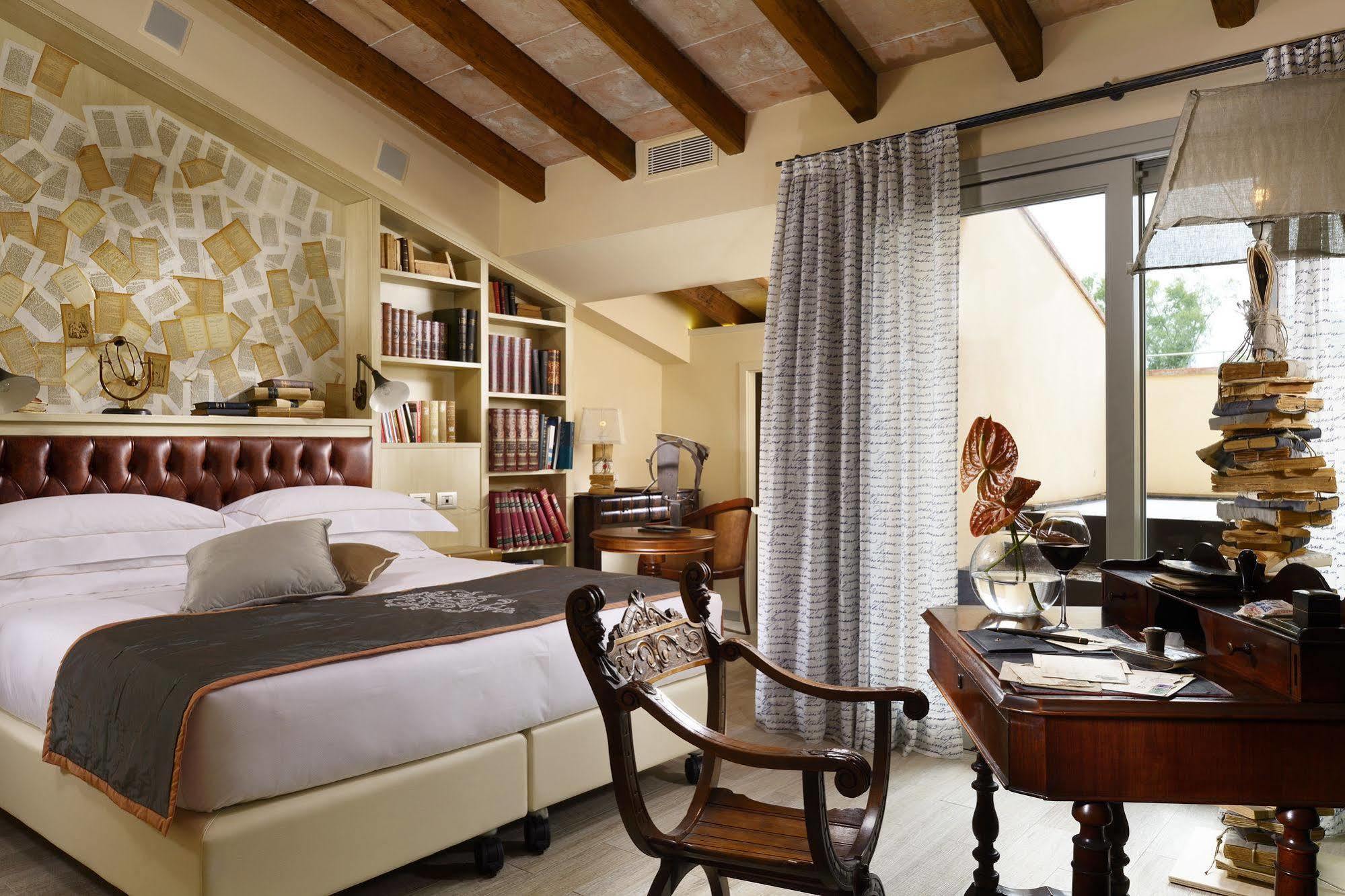 Ville Sull'Arno Firenze Eksteriør bilde A room at the Mandarin Oriental, Athens